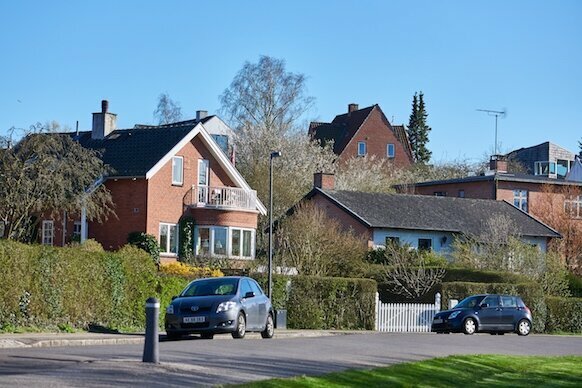 Danskerne fortsætter med at handle boliger i stor stil